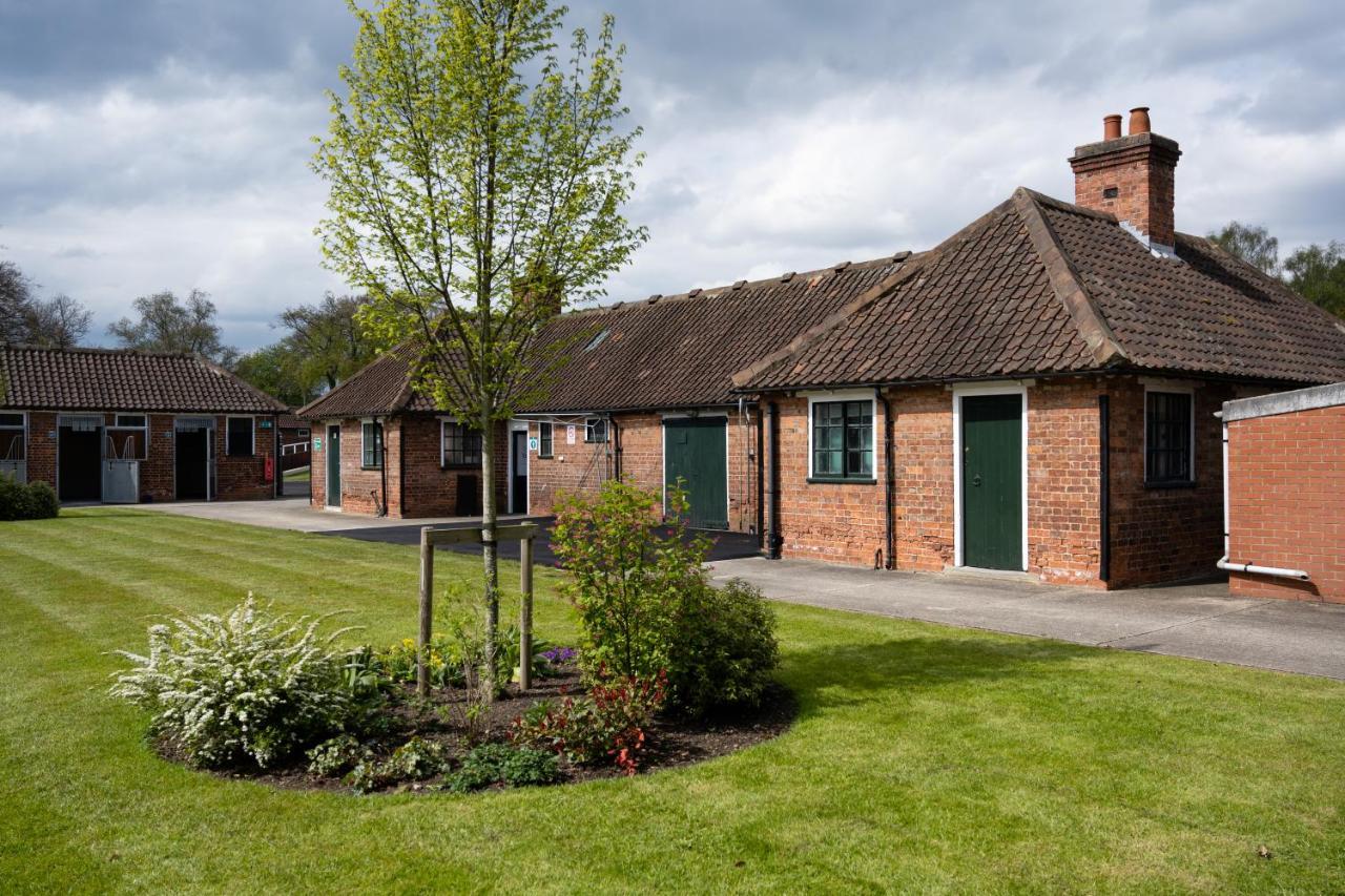 The Stable Suite At York Racecourse Exteriér fotografie