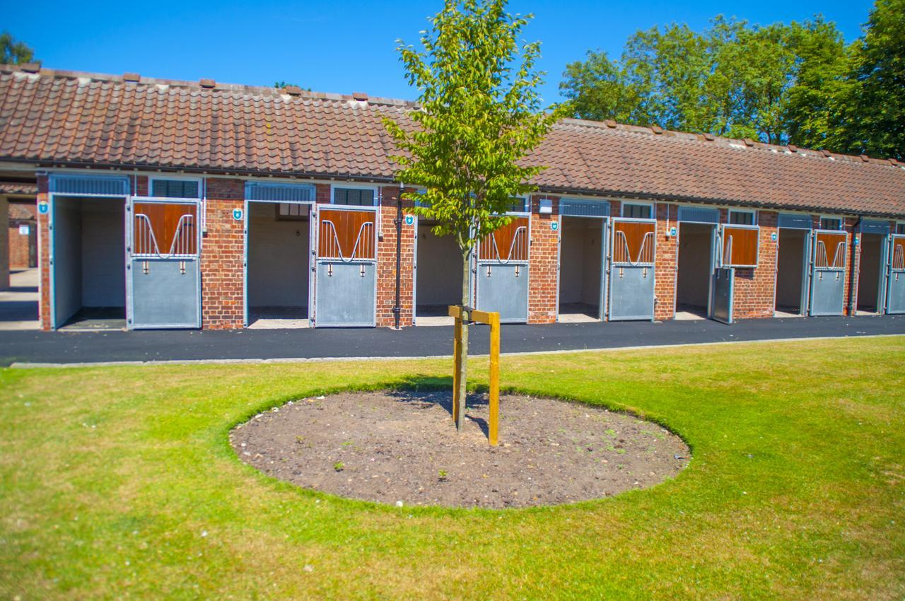 The Stable Suite At York Racecourse Exteriér fotografie